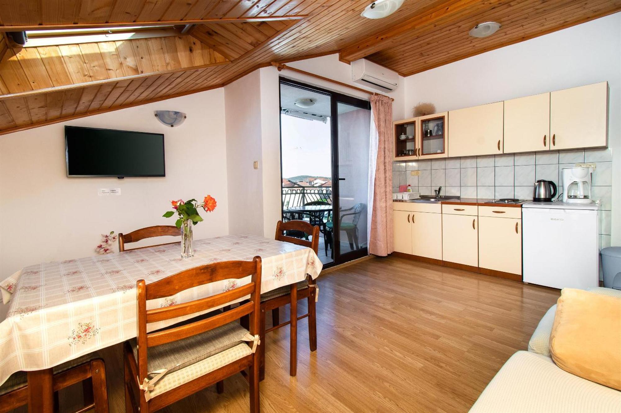 Apartments Green Garden Водице Екстер'єр фото