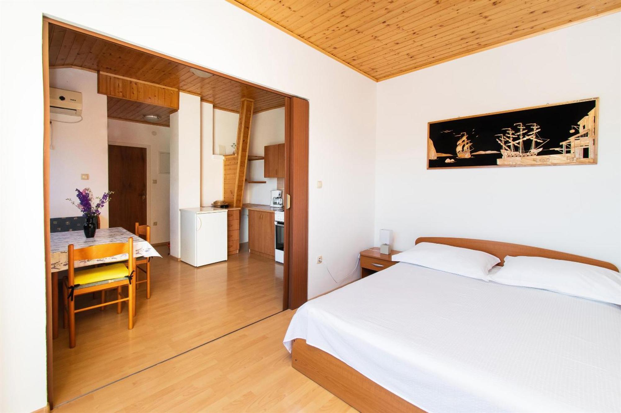 Apartments Green Garden Водице Екстер'єр фото