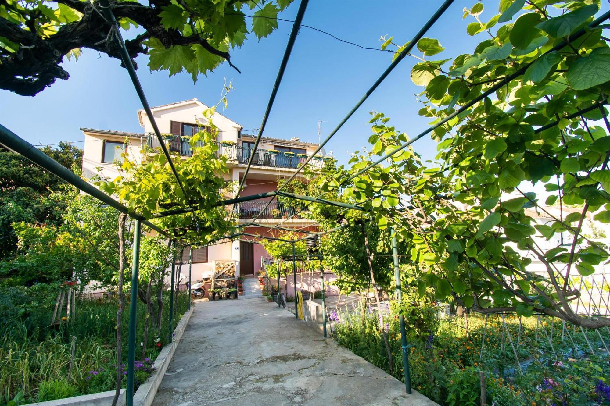 Apartments Green Garden Водице Екстер'єр фото